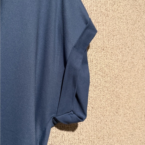 Versona Navy V-Neck Short Sleeve Top - Picture 4 of 5